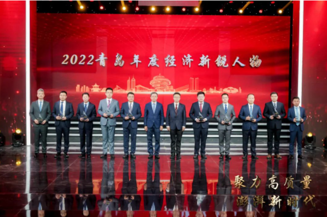 軟控股份董事長官炳政榮獲“2022青島年度經濟新銳人物”