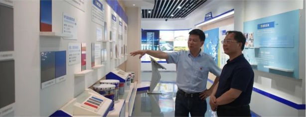 隨后，金海權工會主席向上級工會詳細匯報了浙江大橋油漆有限公司工會在能級工資建設、工資集體協商、員工權益保障、職工服務、提升職工會員崗位技能、豐富文體活動等方面所采取的措施和取得的成效。