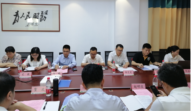 山東省環境保護產業協會應對氣候變化專業委員會擬成立大會于濟南召開。會議旨在貫徹國家碳達峰、碳中和戰略和工作部署目標，積極應對氣候變化，推動綠色低碳發展。山東華盛橡膠有限公司作為發起單位參會，會議由協會常務會長宋圣才主持并致辭。