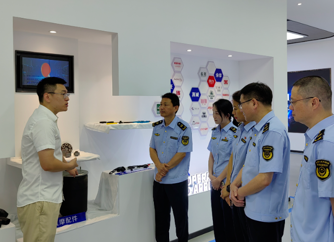 溫州市商業秘密保護聯盟的調研診斷組來到浙江中瑞橡膠高分子材料股份有限公司，開展商業秘密保護水平的評估和改進工作。這次調研由溫州市市場監督管理局和瑞安市市場監督管理局的領導帶領，調研組成員包括溫州市商業秘密保護聯盟秘書長譚浩和制度委卓東東等人。