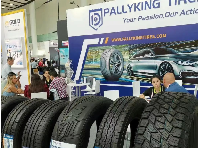 倍力勁輪胎展示了更適合海外市場的產品，包括HP、UHP、SUV、L/T、A/T、ALL-SEASON、WINTER等多個系列，深受眾多客戶青睞。倍力勁輪胎憑借其設計創新、性能可靠和品質過硬的產品贏得了參展客戶的贊譽。