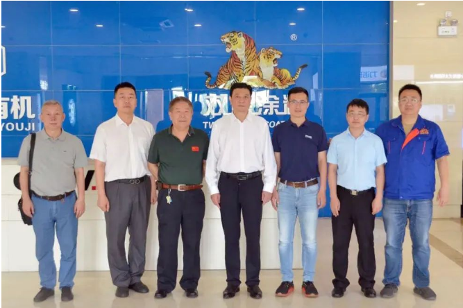 此次訪問為雙虎涂料與中國涂料工業(yè)協(xié)會加強合作提供了重要契機。雙方將進一步加強交流與合作，共同推動中國涂料行業(yè)的繁榮與發(fā)展。