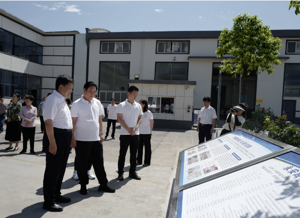 鞏義市舉行了市重點項目觀摩活動。7月15日，市委書記袁聚平、市長張東輝等鞏義市四大班子領導、各鄉鎮(街道辦事處)負責人以及市相關單位主要負責同志等100余人，在永安路街道黨工委書記張宏奎的陪同下，蒞臨河南華星電線電纜有限公司(華星電纜)進行參觀調研。