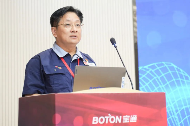 優秀集體獎獲得團隊代表新寶龍董事長兼總經理蔣履良