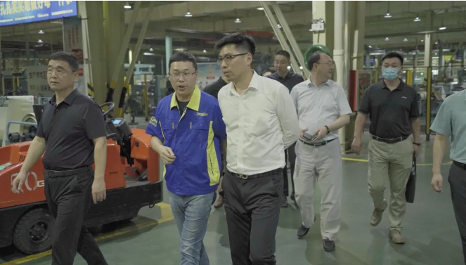 比亞迪領導團隊對華盛橡膠在新能源汽車輪胎領域的發展表現出濃厚興趣，期待雙方能夠繼續深入洽談資源整合、儲能業務、產業配套等方面的合作，為新能源汽車產業鏈的發展注入更強勁的動力。