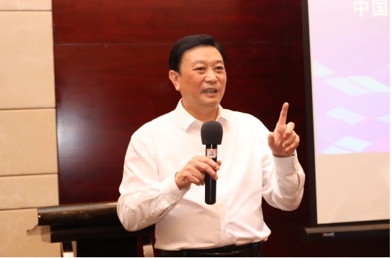 中國涂料工業協會會長劉普軍在會上發表了致辭，對中國涂料行業的前景充滿信心，并強調了涂料行業在中華民族的偉大復興中的重要角色。