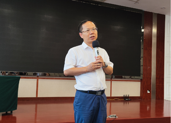 通過此次培訓，橡膠制品行業的從業者們將更加深入地了解“雙碳”政策的要求和重要性，為推動行業綠色低碳發展作出積極貢獻。
