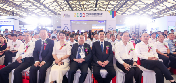 據了解，展會期間不僅展示了涂料行業的最新成果，還舉辦了多場高端對接論壇，推動了供需聯系，為產業的可持續發展搭建了平臺。同時，本屆展會首次設置了產學研用高校專區，集中展示了15所高校的涂料創新成果，促進了科技成果轉化和人才對接。