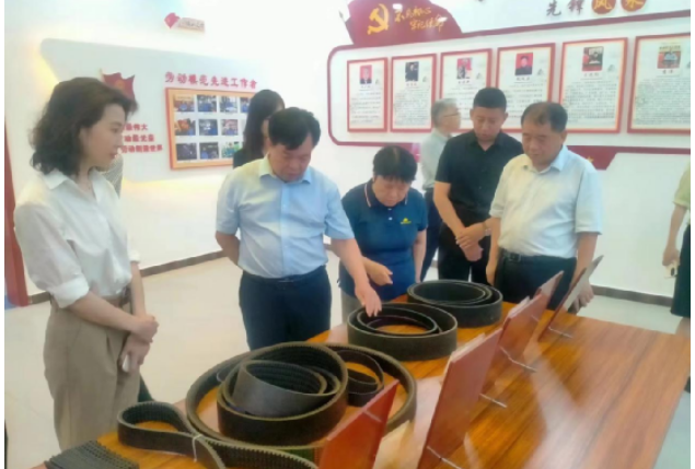 開封市政協副主席兼市財政局黨組書記、局長孫國才率領市政協代表團，共22人一行，蒞臨金久龍實業有限公司，深入調研該企業的發展狀況。陪同調研的還有縣政協副主席楊清泉及縣委統戰部有關負責人。
