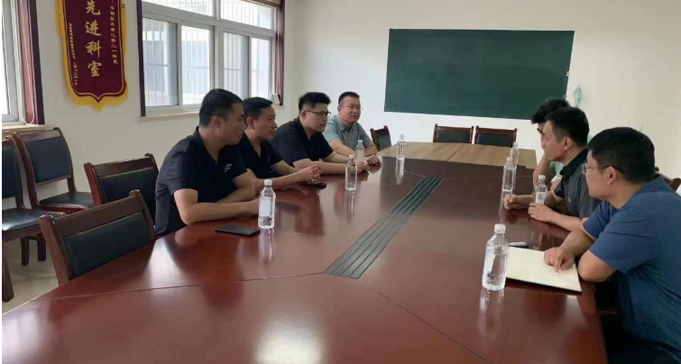 順福昌科研部主任匯報(bào)了未來公司產(chǎn)品開發(fā)方向并提到了此次產(chǎn)學(xué)研的融入將大大的促進(jìn)了輪胎的高科技技術(shù)創(chuàng)新，探索新的技術(shù)路線，為新產(chǎn)品的研發(fā)和生產(chǎn)提供了更好的支持和保障。