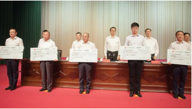軟控股份憑卓越裝備摘得省級榮譽，引領行業先鋒