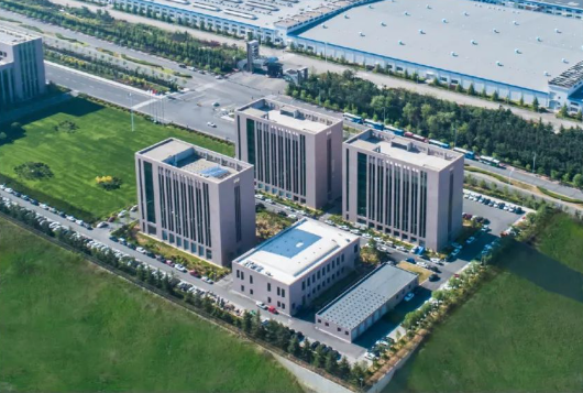 三角輪胎發布了2023年上半年的業績報告。數據顯示，上半年，三角輪胎實現了營業收入達到51.9億元，同比增長了21.5%;實現歸屬上市公司股東的凈利潤6.1億元，同比增長180%。