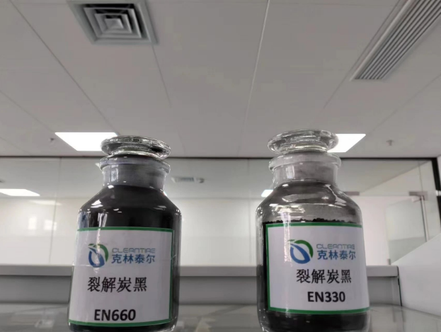 克林泰爾環保科技有限公司一直秉承著“綠色、循環”的理念，為解決廢橡膠的環境問題不斷努力。在中國國際橡膠技術展覽會展會上，該公司展示了其最新主營產品EN330和EN660，這兩款產品引起了專業人士的濃厚興趣。