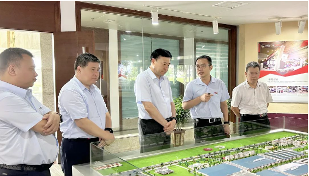 棗礦集團黨委書記侯宇剛赴廣州萬力輪胎考察交流
