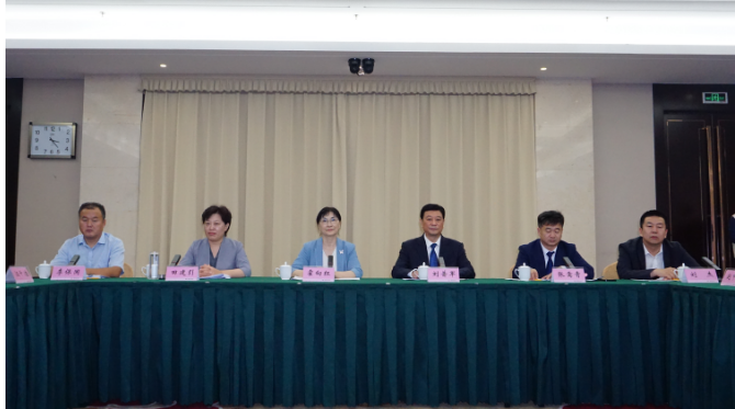 與會的涂料企業代表們紛紛對濮陽市營商環境表示贊賞，并表示將加強與濮陽政府的合作與交流，為濮陽涂料行業的高質量可持續發展貢獻自己的力量。他們也一致認為，濮陽市政府為企業提供的卓越環境和服務將為涂料行業的未來帶來更多新動能。這次會議不僅拉近了企業與政府之間的距離，也為濮陽涂料產業的可持續發展注入了新的活力。