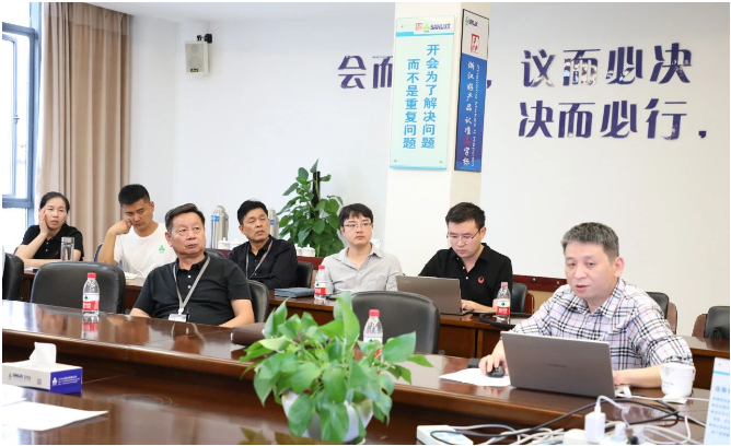 會議指出，必須繼續在基礎市場工作方面下功夫，維護客戶關系，積極參與市場，了解客戶需求，以卓越的服務推動銷售。同時，也強調了需要不斷構建適應自身特點的創新技術體系，增加核心工藝的研發力度，為客戶提供智能高效的三力士產品解決方案。