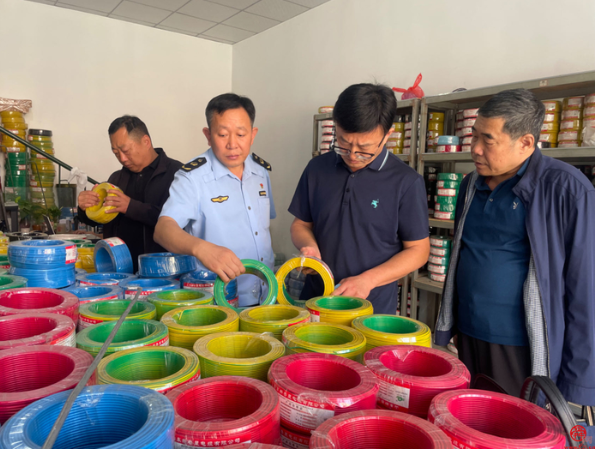 山東省市場監管局和濟南市市場監管局為進一步加強工業產品的質量與安全管理，于10月8日至9日，聯合展開了一次電線電纜生產與銷售企業的監督檢查。此次檢查涉及2家生產企業和3家銷售企業。