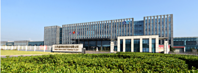 這一亮眼的業(yè)績(jī)表現(xiàn)源自多方面因素，包括輪胎銷量的顯著增加、產(chǎn)品結(jié)構(gòu)和市場(chǎng)調(diào)整的優(yōu)化，以及綜合毛利率的顯著提升，為公司的業(yè)績(jī)?cè)鲩L(zhǎng)注入了強(qiáng)大動(dòng)力。