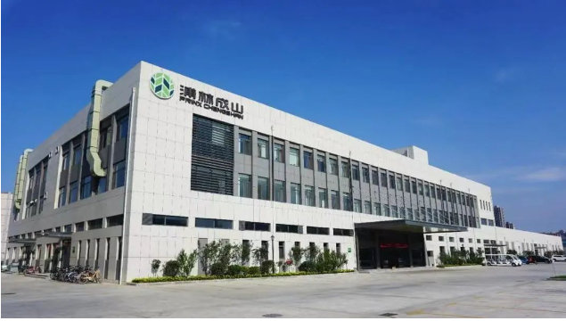 美國SEMA SHOW一直以其高度專業化而著稱，是世界各大汽配展中備受矚目的盛會，每年吸引數十萬車主和專業人士前來參觀。據官方消息，本次展會將有超過2,000種新品首次亮相，吸引來自全球100多個國家的150,000多名專業買家。
