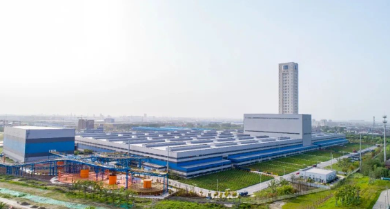 據悉，5G工廠并非簡單的生產場所，而是充分運用新一代信息通信技術，包括以5G為代表的技術，通過新建或升級產線、車間、工廠等生產場景，實現廣泛的生產單元連接、深度信息運營融合、充分利用數據要素、高效賦能創新應用的先進工廠。