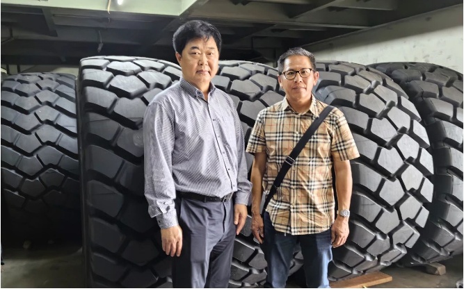 尚吉永主席向對方介紹了萬達集團的發展狀況以及萬達寶通輪胎產品的優勢。他充分肯定了當前的合作成果，并表達了對未來合作的信心。尚主席表示希望未來雙方能夠繼續密切合作，力爭在2024年實現銷量翻番。此次交流為萬達寶通輪胎在東南亞市場的推廣以及合作資源的拓展奠定了堅實基礎，有望為其在東南亞市場的快速發展提供有力支持，助力萬達集團更快速地拓展國際市場。